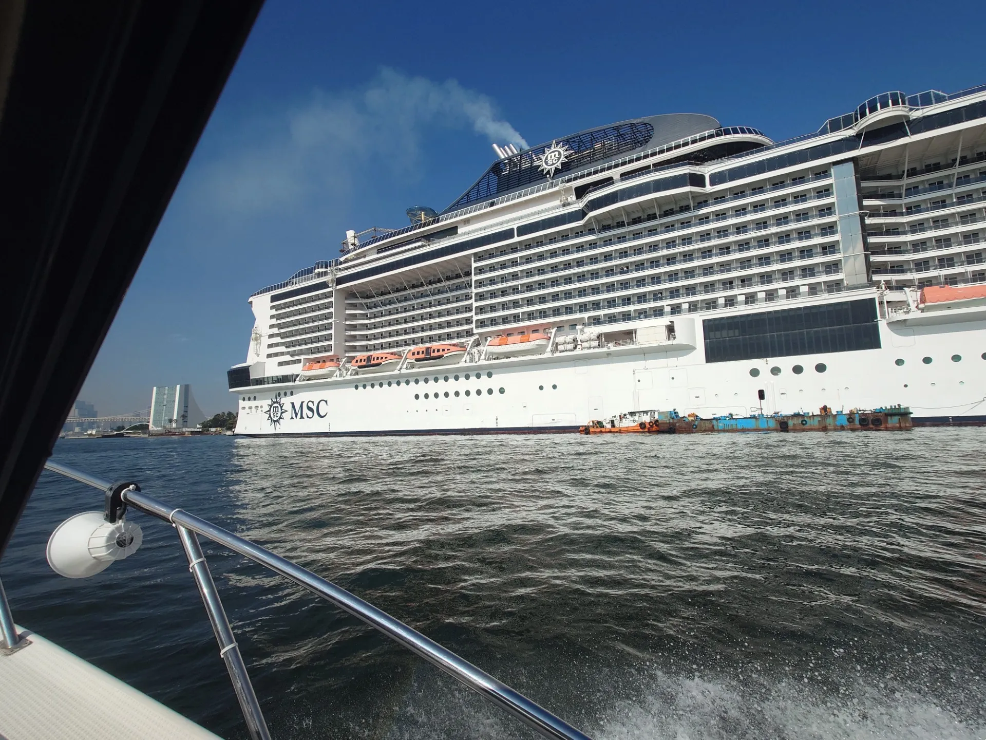 雨上がりの海へ。ご両親が再び巡り合う、春の再会クルーズ。