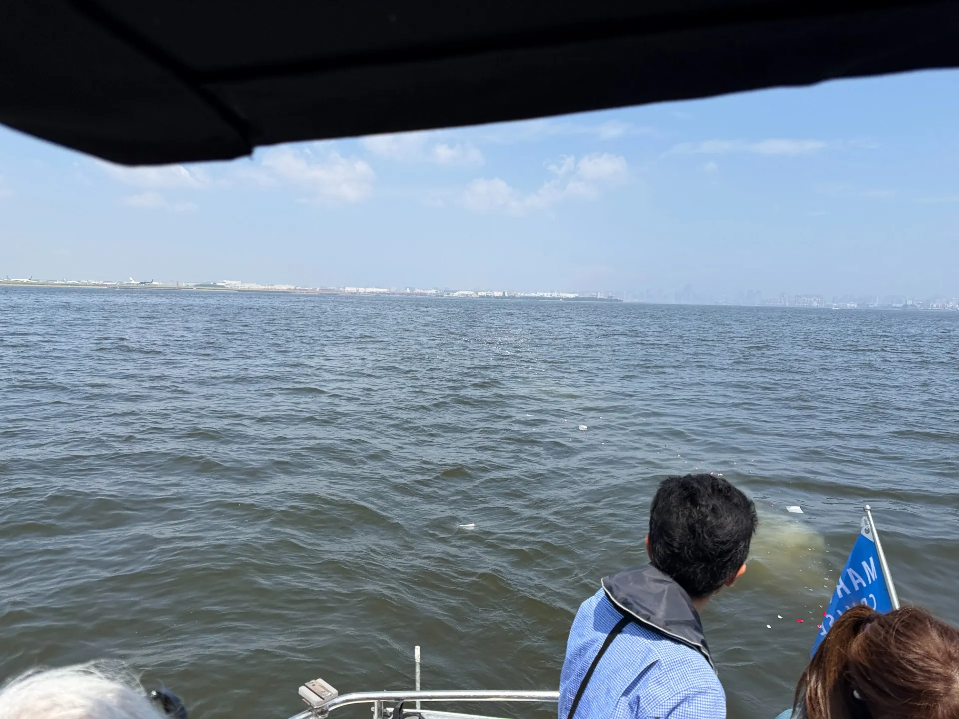 7月25日羽田沖海洋散骨で出航しました。